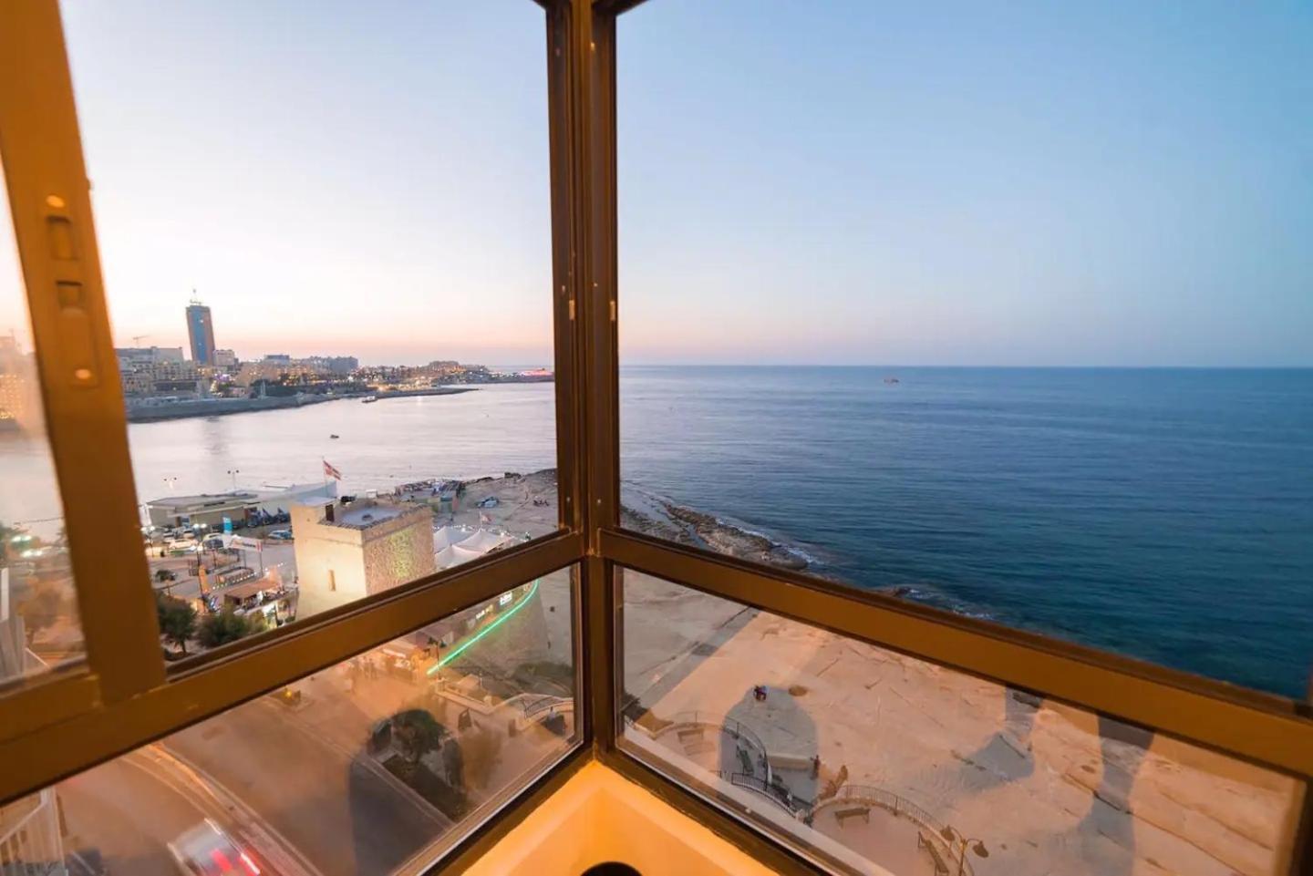 Sea View Luxury Haven Living & 3Bedrooms Seafront Σλιέμα Εξωτερικό φωτογραφία
