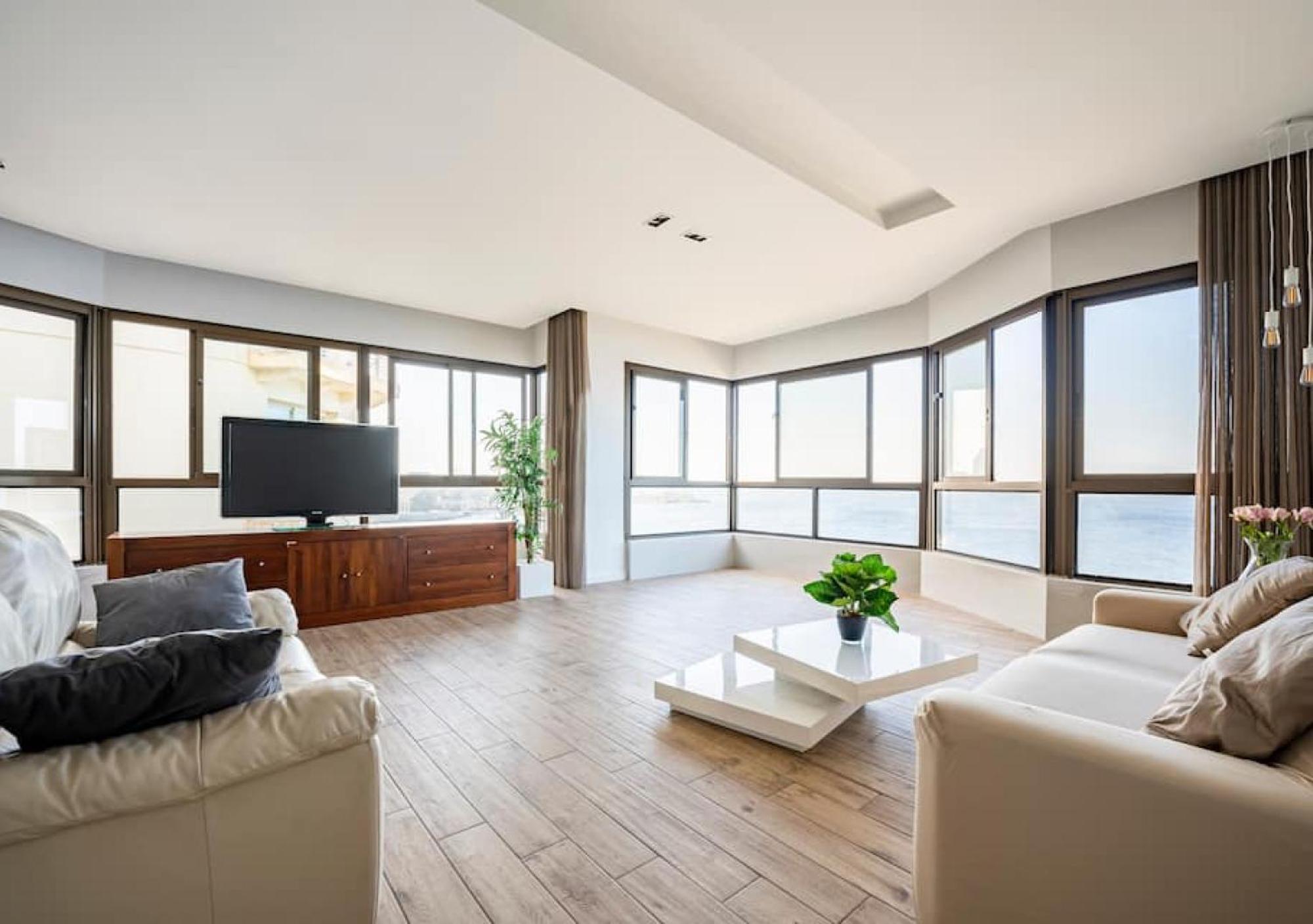 Sea View Luxury Haven Living & 3Bedrooms Seafront Σλιέμα Εξωτερικό φωτογραφία