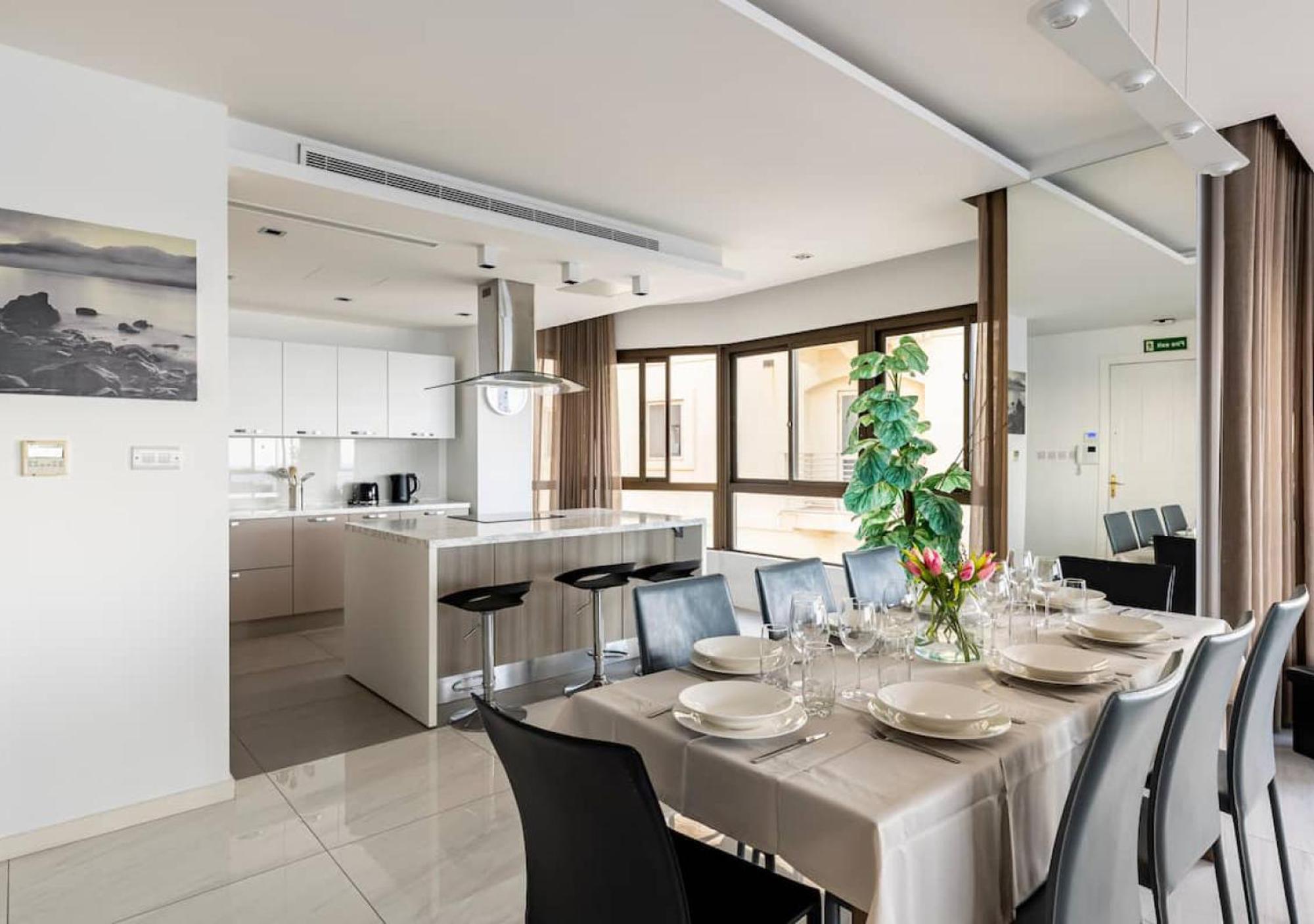 Sea View Luxury Haven Living & 3Bedrooms Seafront Σλιέμα Εξωτερικό φωτογραφία